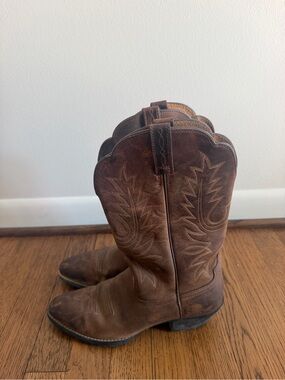 Brown Leather Western Cowboy Boots - Classic Style